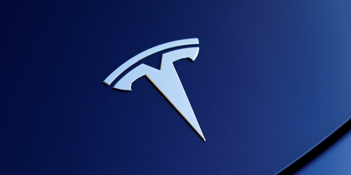 Tesla nomme deux administrateurs, se plie aux exigences de la sec
