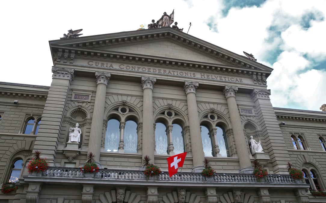 La suisse releve sa prevision de pib pour 2020, reste prudente face au coronavirus