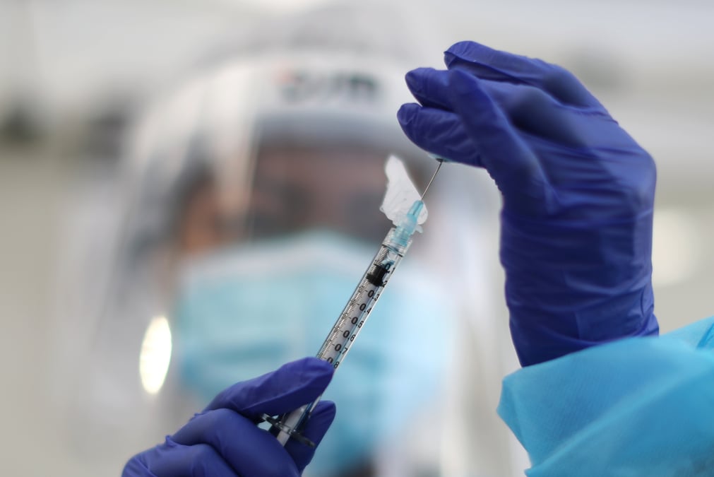 Coronavirus: le vaccin pfizer/biontech est efficace sur les variants anglais et sud-africain, selon une etude
