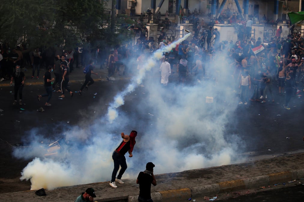 Affrontements armes entre manifestants et forces de securite irakiennes