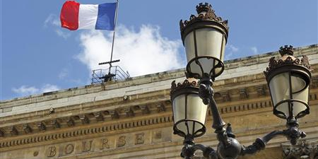 UNE ENQUÊTE REUTERS VOIT LE CAC 40 EN HAUSSE DE 10% D'ICI FIN 2011