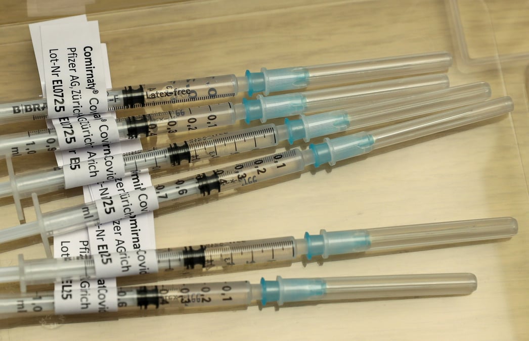 Etats-unis: pfizer-biontech sollicite un feu vert complet pour son vaccin anti-covid