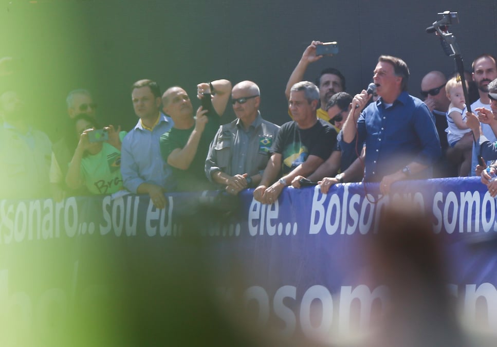 Bolsonaro fustige la cour supreme et denonce le systeme electoral
