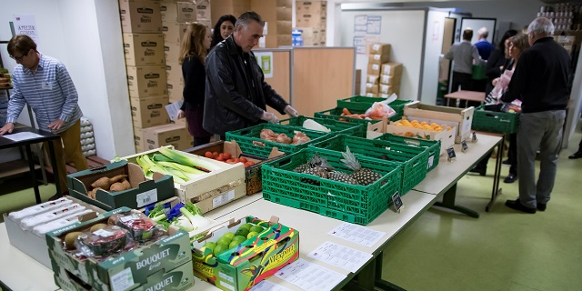 La pauvreté touche quelque 9,2 millions de personnes aujourd’hui en France, soit près de 15% de la population selon l'Insee.