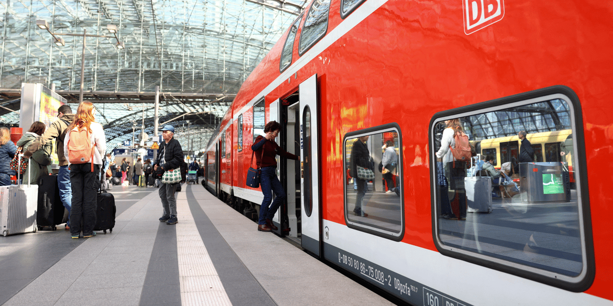 Un train de l'operateur allemand deutsche bahn, a berlin