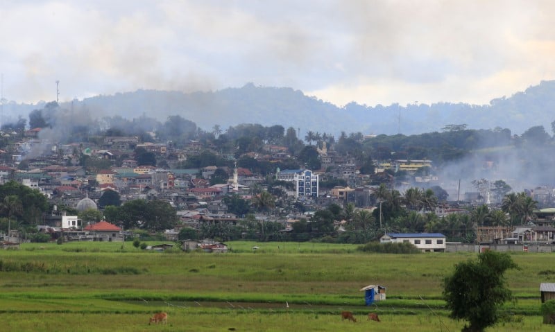 Marawi: des habitants disent avoir vu 100 corps dans les rues