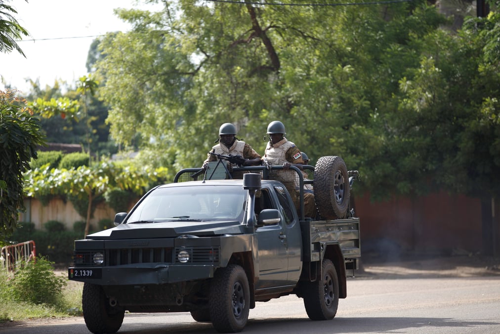 Burkina faso: le bilan de l'attaque contre un poste de police porte a 32 morts