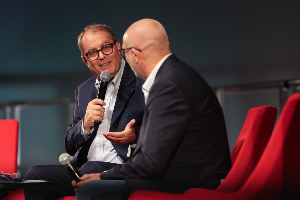 « Il est important de comprendre sur la constellation IRIS² qu'il y a une motivation extrêmement élevée des opérateurs, des satellitiers et d'ArianeGroup sur le sujet » (Antoine Bouvier, conseiller spécial du président exécutif d'Airbus, Guillaume Faury).