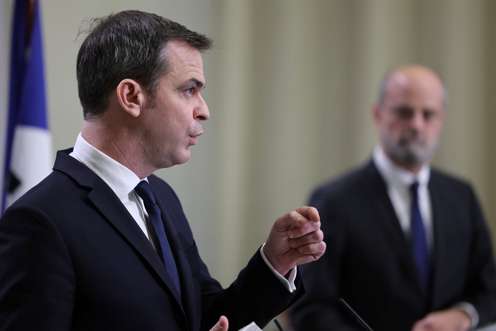 Coronavirus: la france va renforcer les controles aux frontieres, dit veran