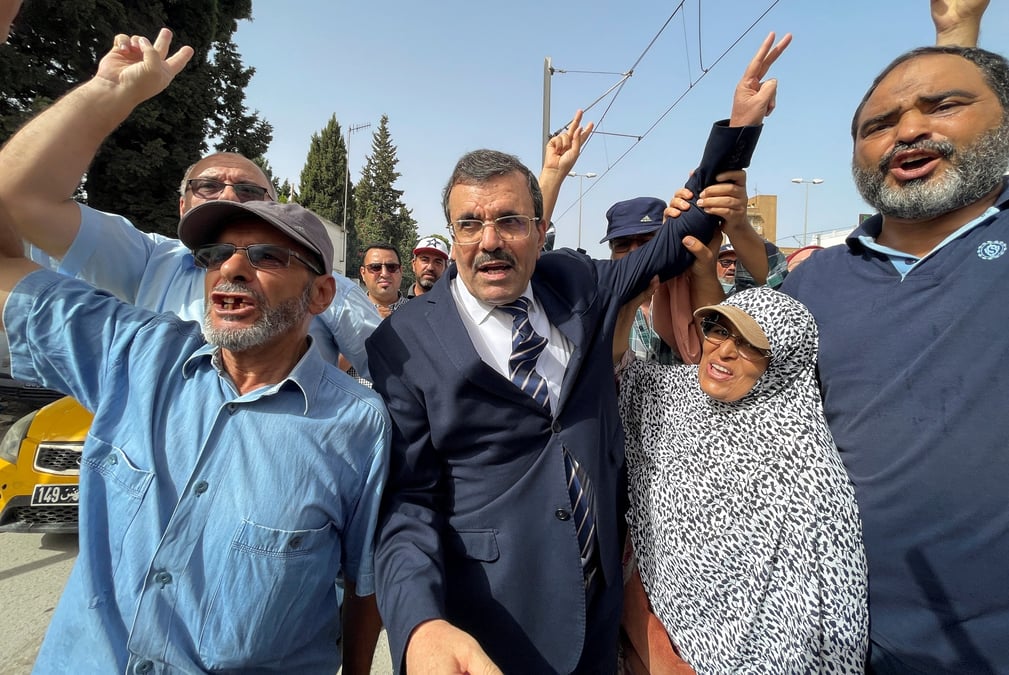 Ali larayedh, ancien premier ministre, lors de son arrivee pour un interrogatoire par la police antiterroriste tunisienne, a tunis