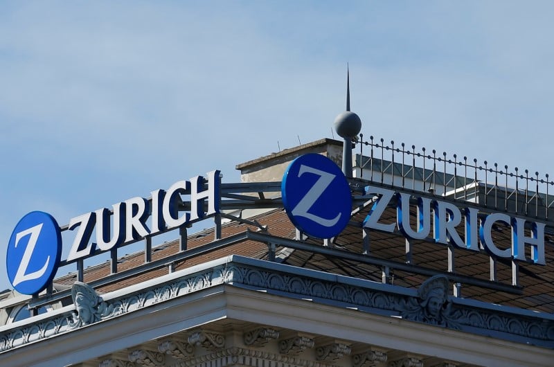Zurich insurance revoit en hausse son objectif d'economies nettes