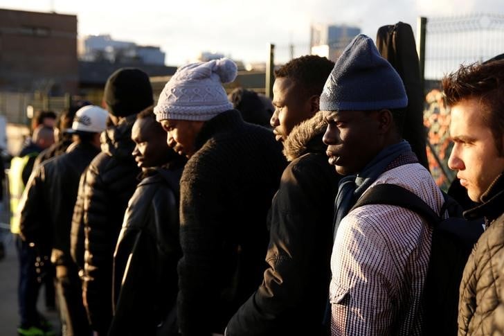 Evacuation de camps de migrants dans le nord de paris