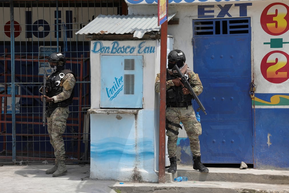 La violence des gangs dans la capitale haitienne oblige les habitants a fuir leurs maisons