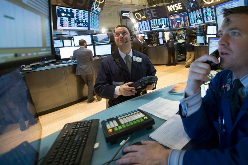 Wall Street ouvre en baisse, la Chine inquiète