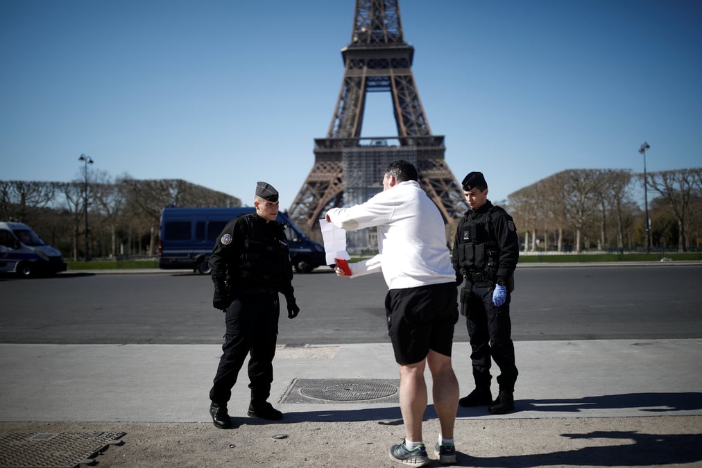 France: vingt-cinq ordonnances "coronavirus" en conseil des ministres