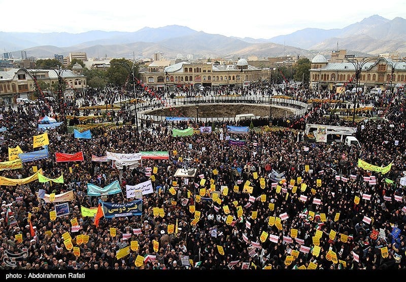 Manifestations contre les usa en iran a la veille des sanctions