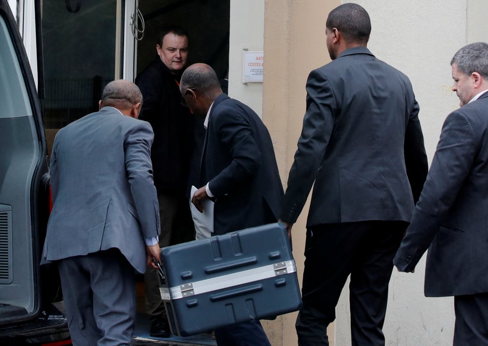 Accident d'ethiopian airlines: des enqueteurs ethiopiens depeches a paris