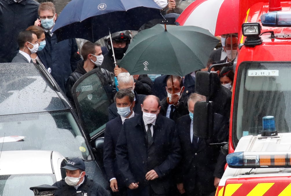 Castex et darmanin sur les lieux de l'attaque a l'arme blanche a paris
