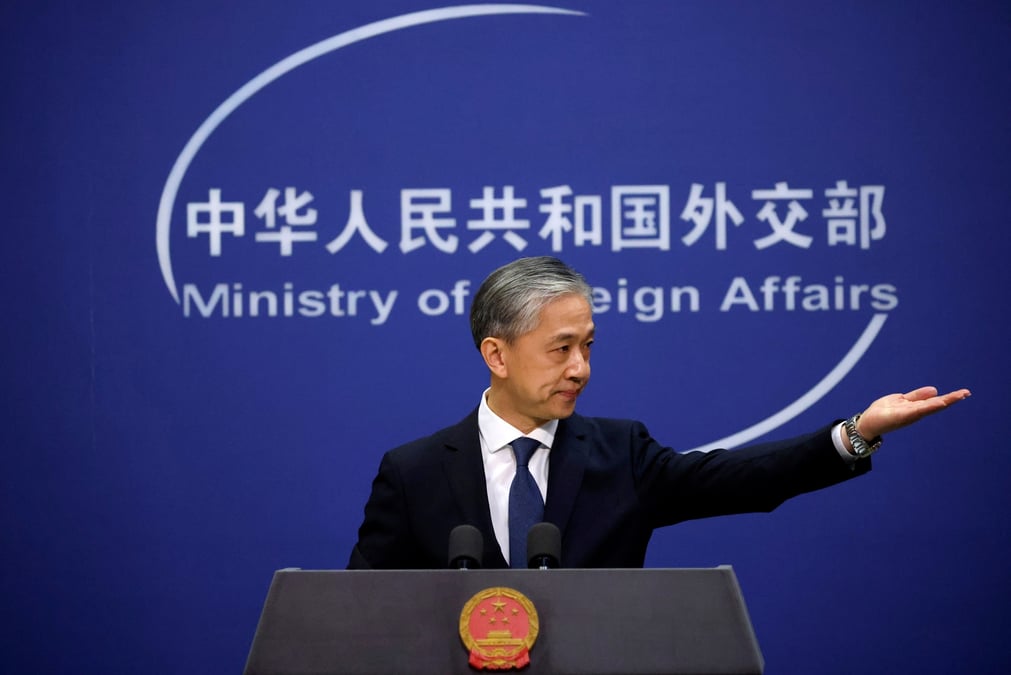 Le porte-parole du ministere chinois des affaires etrangeres, wang wenbin, participe a une conference de presse a pekin