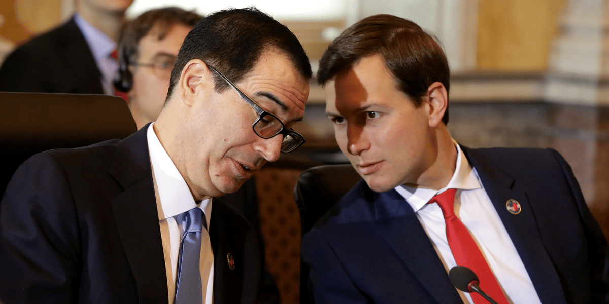 Jared Kushner (à droite) et Steven Mnuchin.