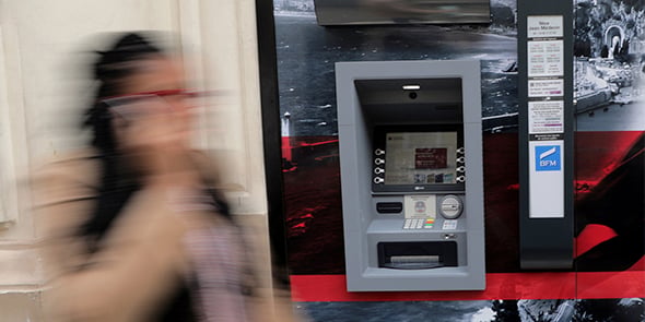 Le secteur bancaire recrute des jeunes en alternance : 300 postes sont à pourvoir sur la seule région Occitanie.