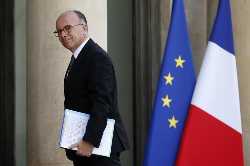 Bernard cazeneuve invite a ne pas tirer de conclusions hatives apres l’agression de dijon