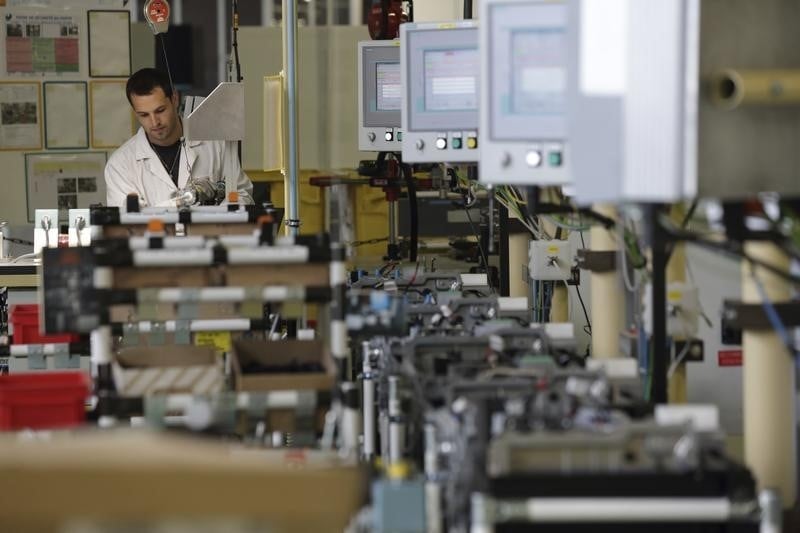 Hausse de l'activite dans le secteur prive en juin