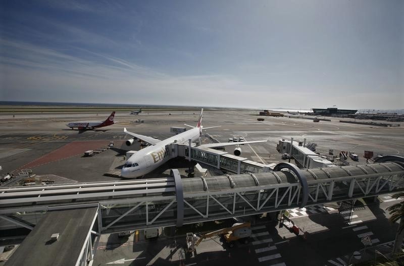 Le gouvernement va lancer la privatisation des aeroports de nice et de lyon en fevrier