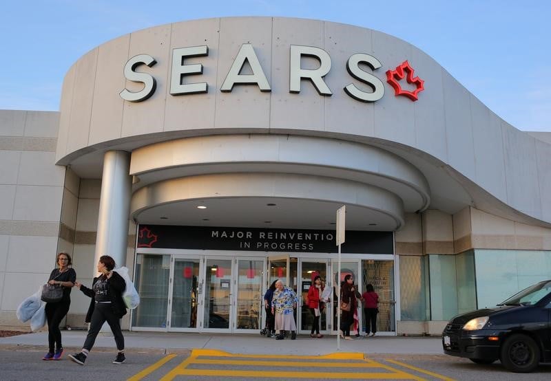 Usa: sears ameliore ses finances, le titre grimpe