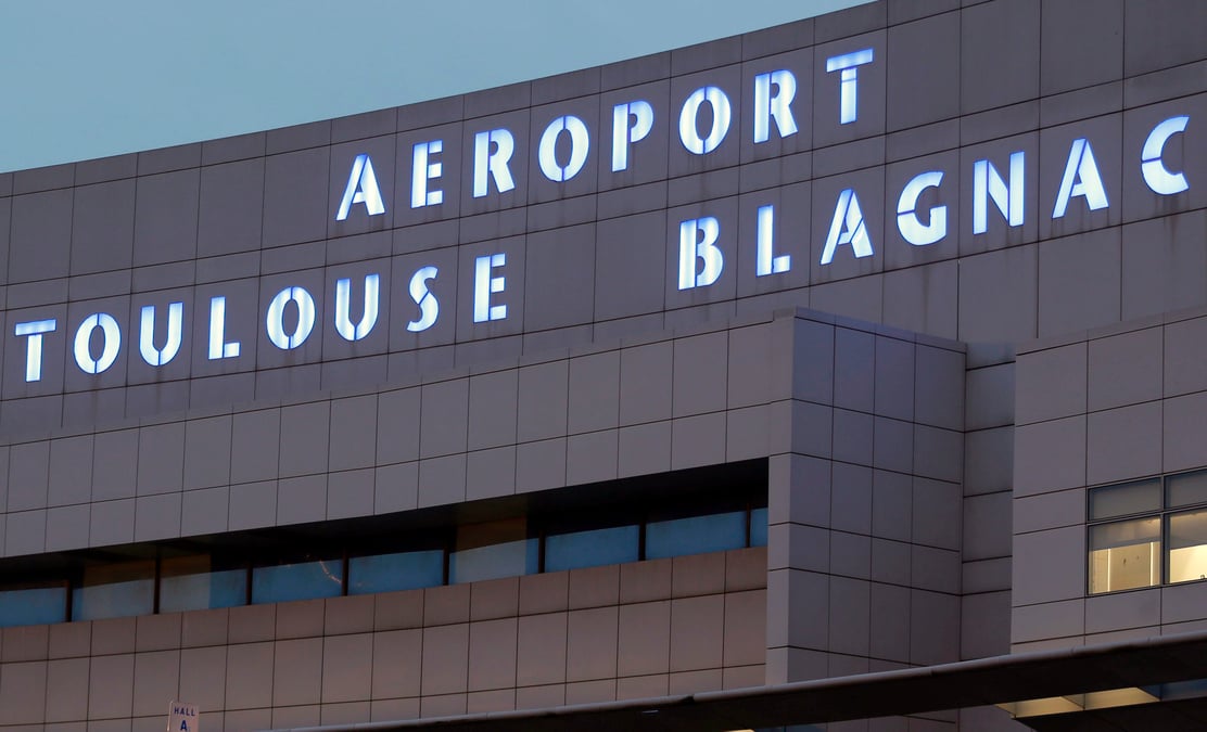 Aeroport de toulouse: l'annulation de la privatisation preconisee