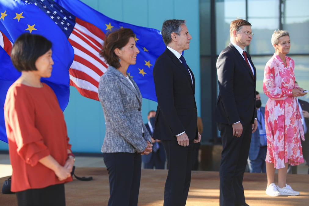 Usa et ue conviennent de collaborer sur les puces et a l'egard de la chine