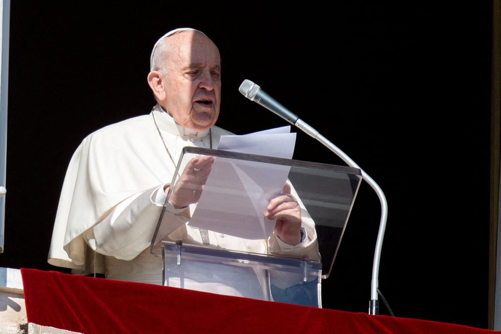 Deux proches collaborateurs du pape testes positifs au covid-19