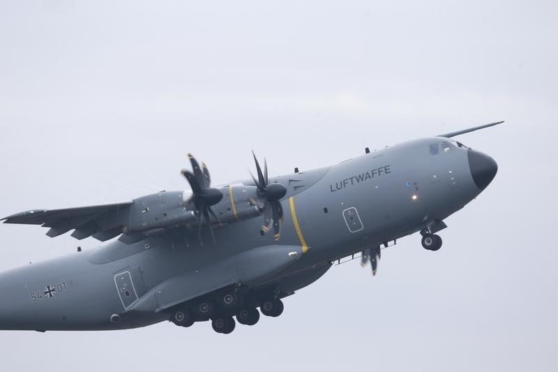 Airbus va remplacer des troncons de l'a400m apres des fissures