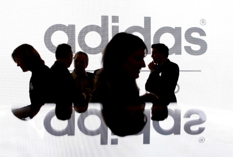 Adidas: resultats meilleurs que prevu, previsions relevees