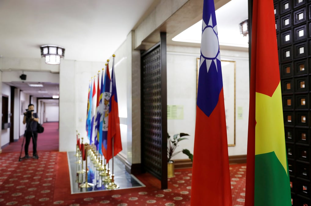 Le burkina faso rompt ses relations diplomatiques avec taiwan