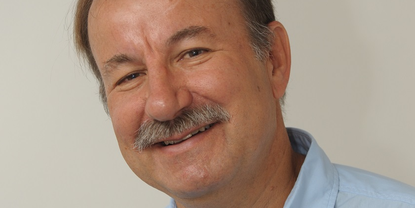 Aujourd'hui analyste indépendant, Yves Gassot, est l'ancien directeur général du think tank IDATE DigiWorld, spécialisé dans le numérique et les télécoms.