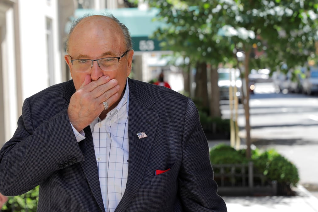 Giuliani est interdit d'exercer comme avocat a new york