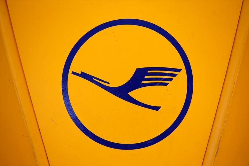 Lufthansa, a suivre a francfort.