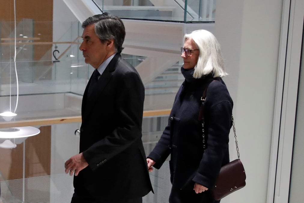 Le proces des epoux fillon reporte a mercredi