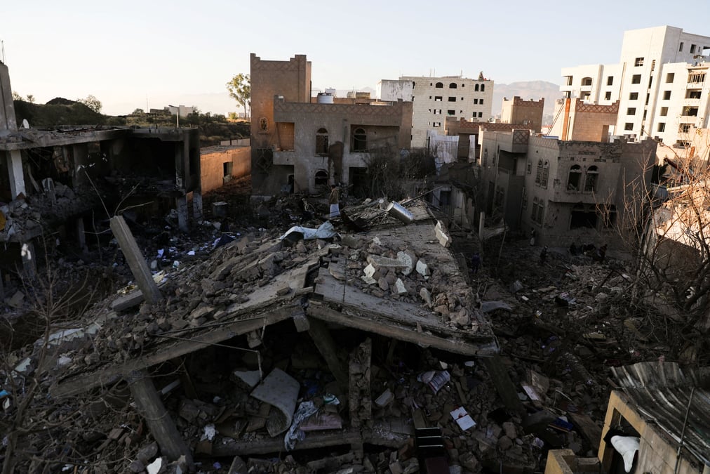 Yemen: un raid de la coalition saoudienne contre sanaa fait 14 morts, selon des temoins