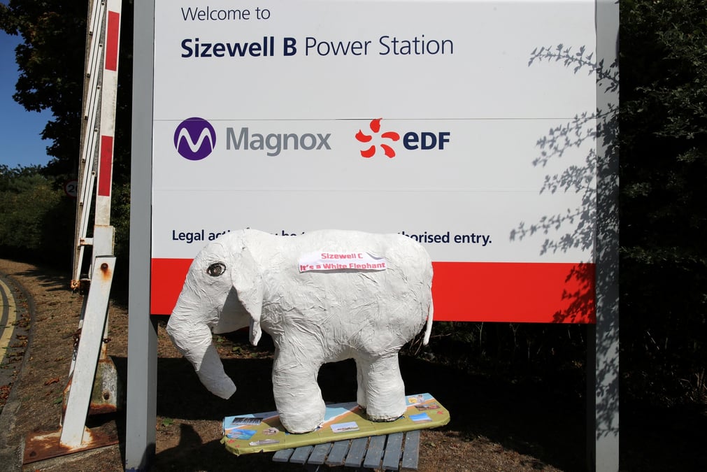 Photo d'archives : l'ancien premier ministre britannique boris johnson visite la centrale nucleaire de sizewell d'edf