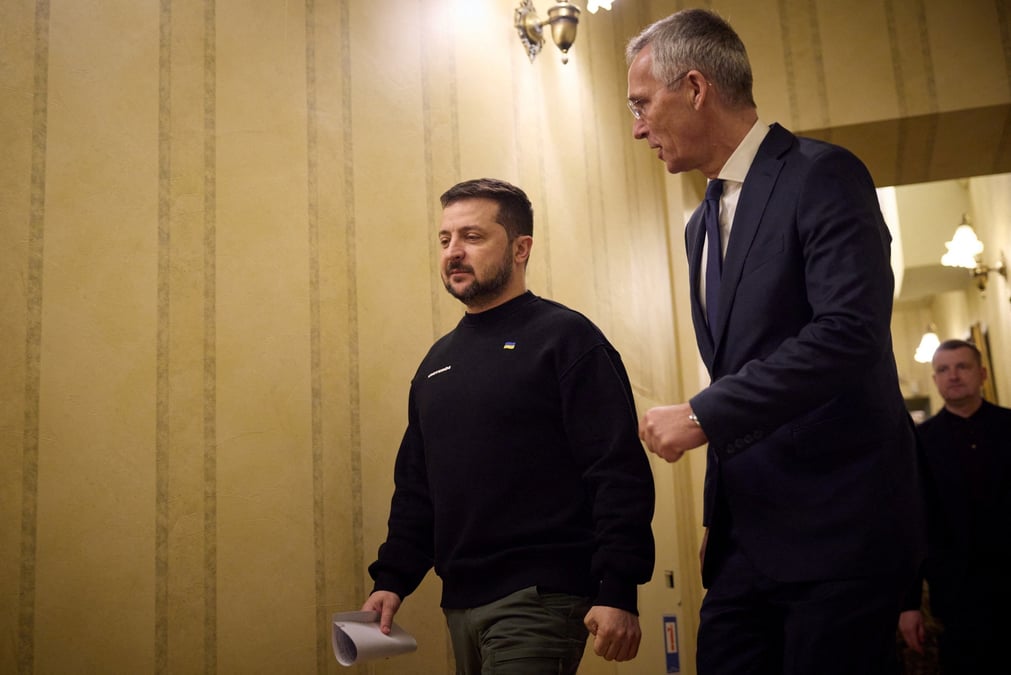 Rencontre entre le president ukrainien volodimir zelensky et le secretaire general de l'otan jens stoltenberg