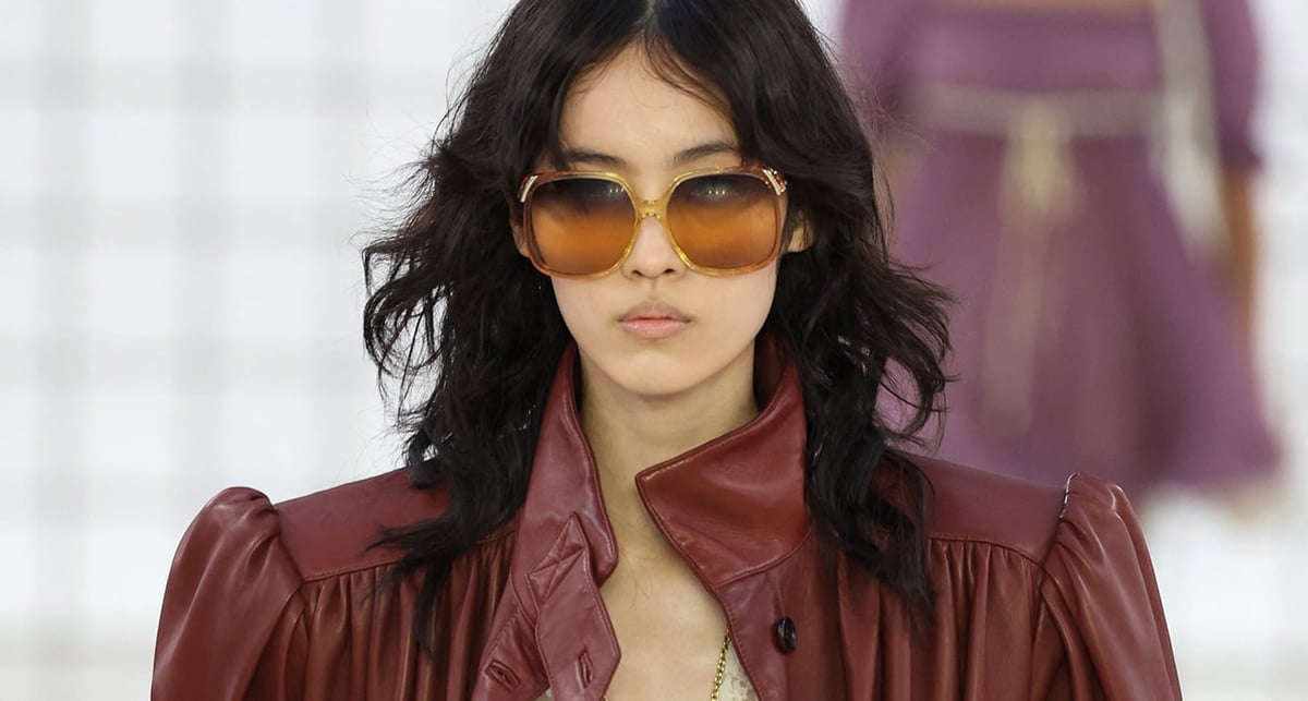 Comme au défilé Chloé, les solaires sont l'accessoire de mode indispensable cet été.