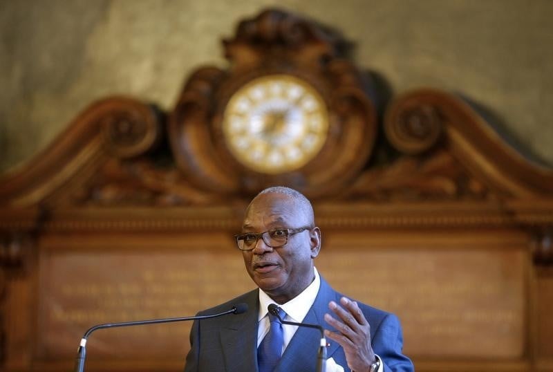 Le president du mali opere d'une tumeur benigne a paris