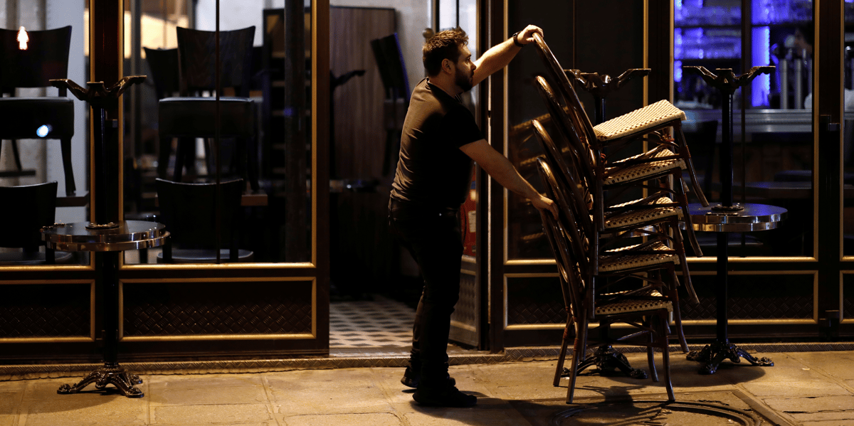 Les bars fermeront des mardi a paris et dans la petite couronne, selon les services du premier ministre