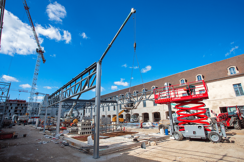 412.100 autorisations de constructions ont été délivrées juillet 2022 et juin 2023, soit une chute de 19,6% par rapport à la même période un an plus tôt.