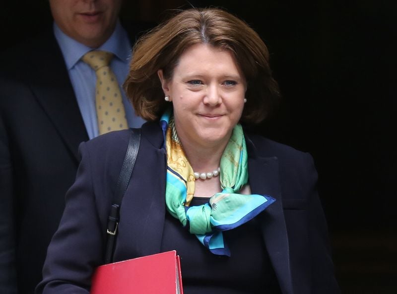 Cameron affaibli par la démission de la ministre de la Culture