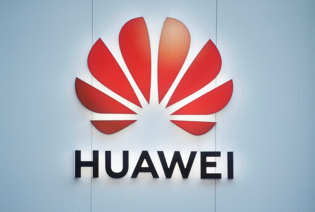 Londres autorise huawei a jouer un role limite dans la mise en place de la 5g