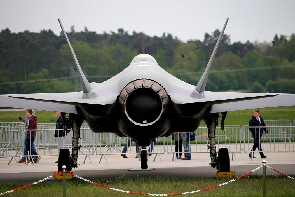 La finlande a choisi le f-35, au detriment notamment du rafale, selon une source