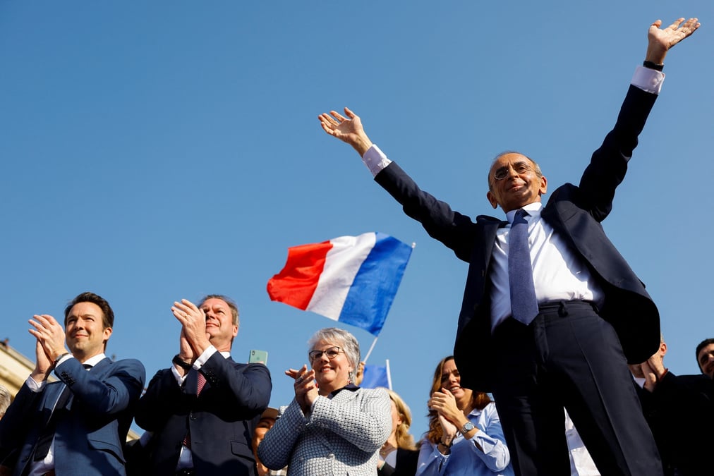 Au trocadero, zemmour appelle les tenors de la droite a le rejoindre